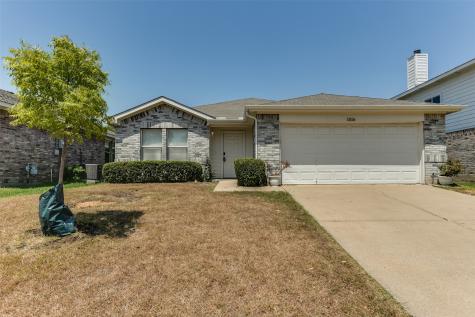 1016 Silver Spur Lane Fort Worth TX 76179