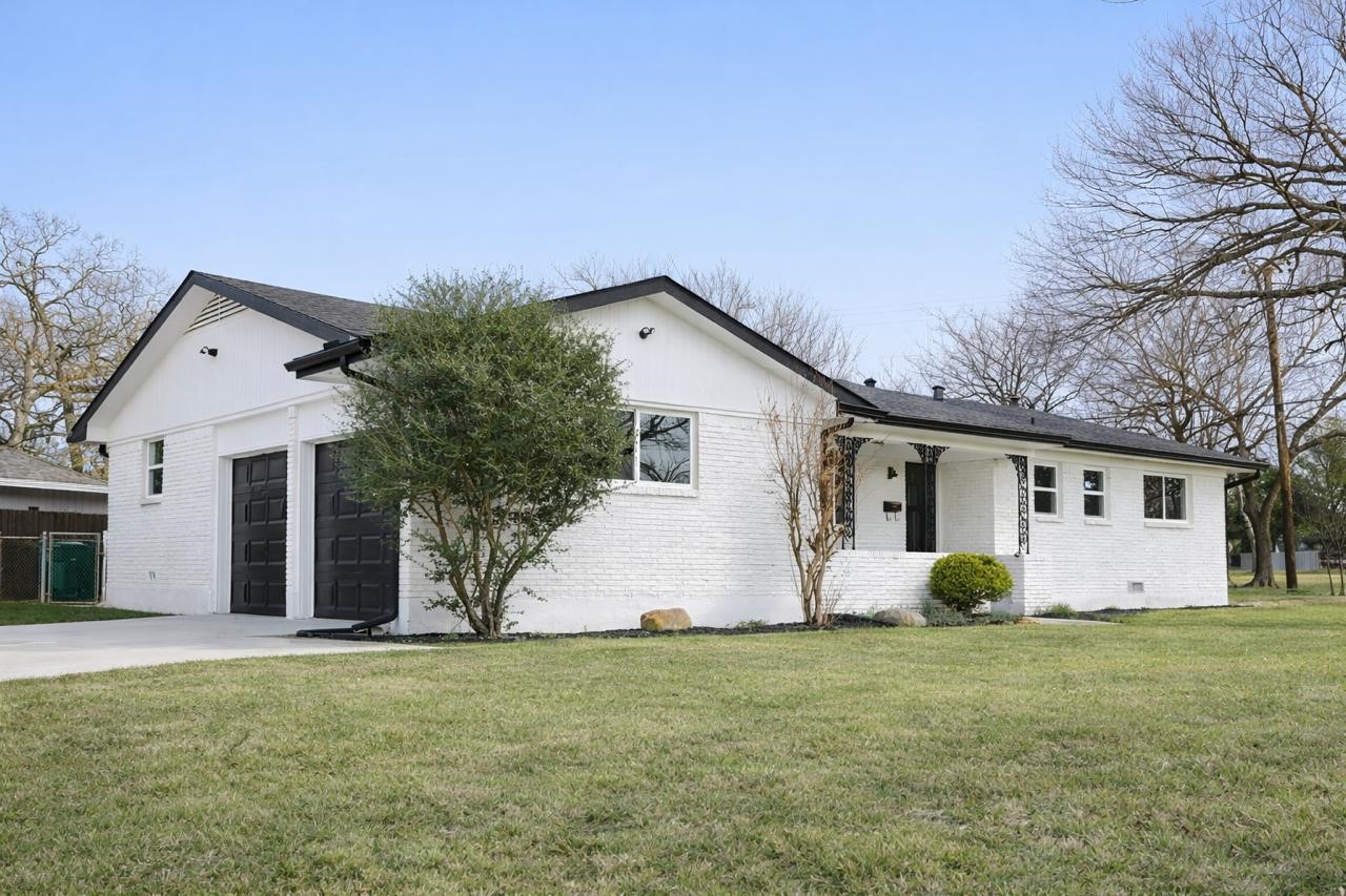 1112 Karla Drive Hurst TX 76053