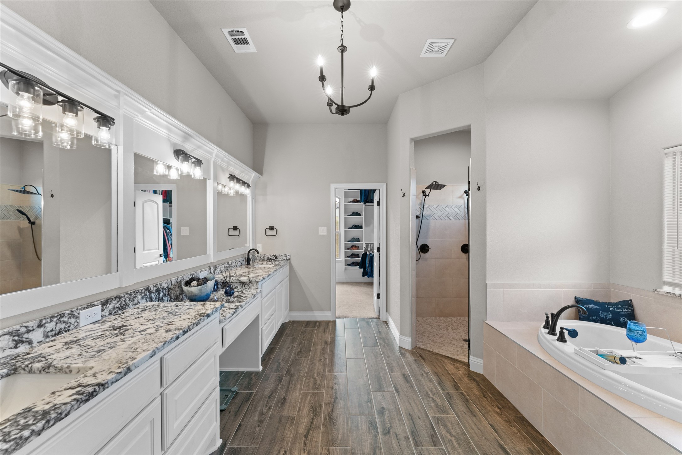 1055 Meadow Wood Terrace Azle TX 76020