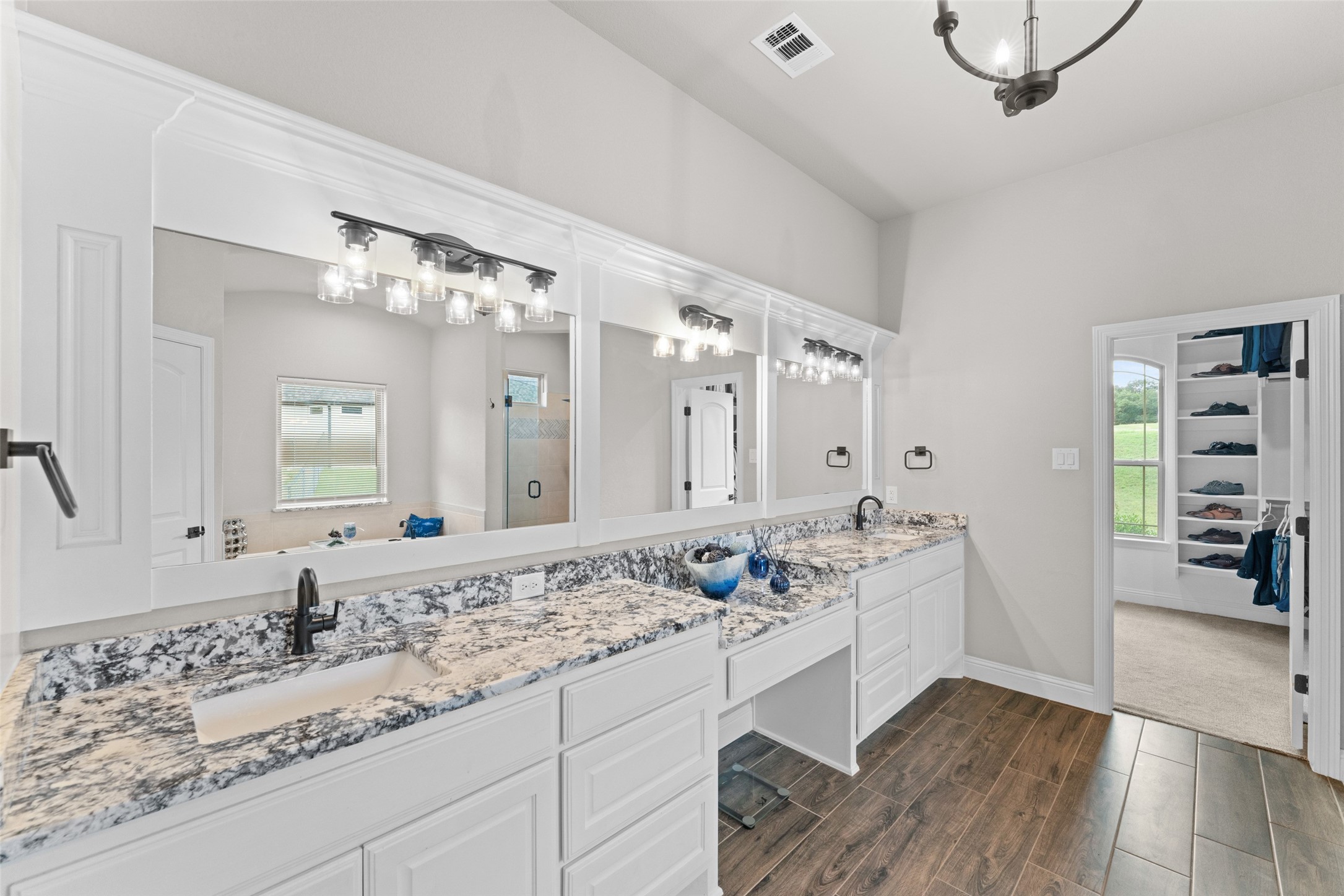 1055 Meadow Wood Terrace Azle TX 76020