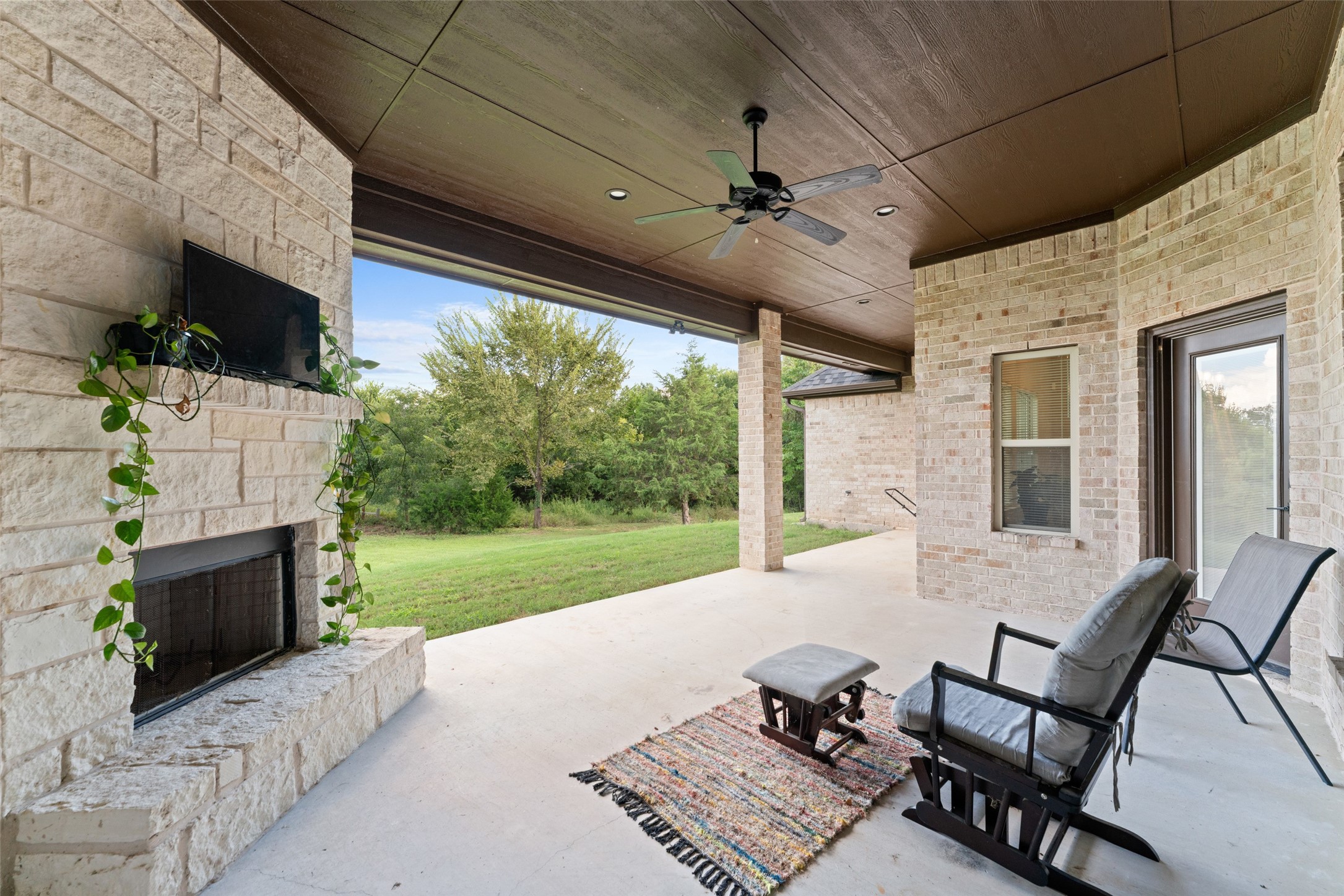 1055 Meadow Wood Terrace Azle TX 76020