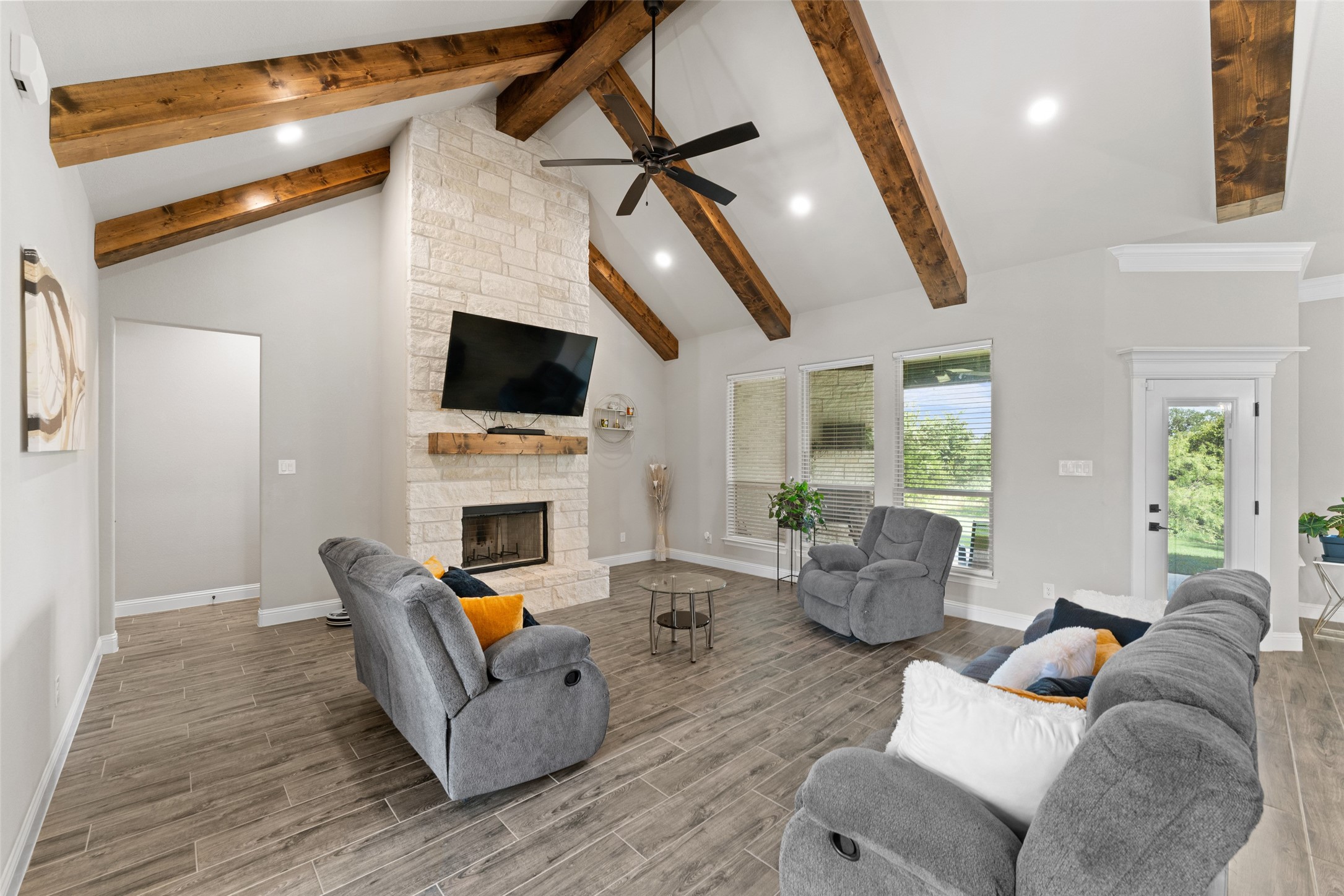 1055 Meadow Wood Terrace Azle TX 76020