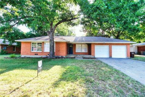 2421 Robinwood Lane Denton TX 76209