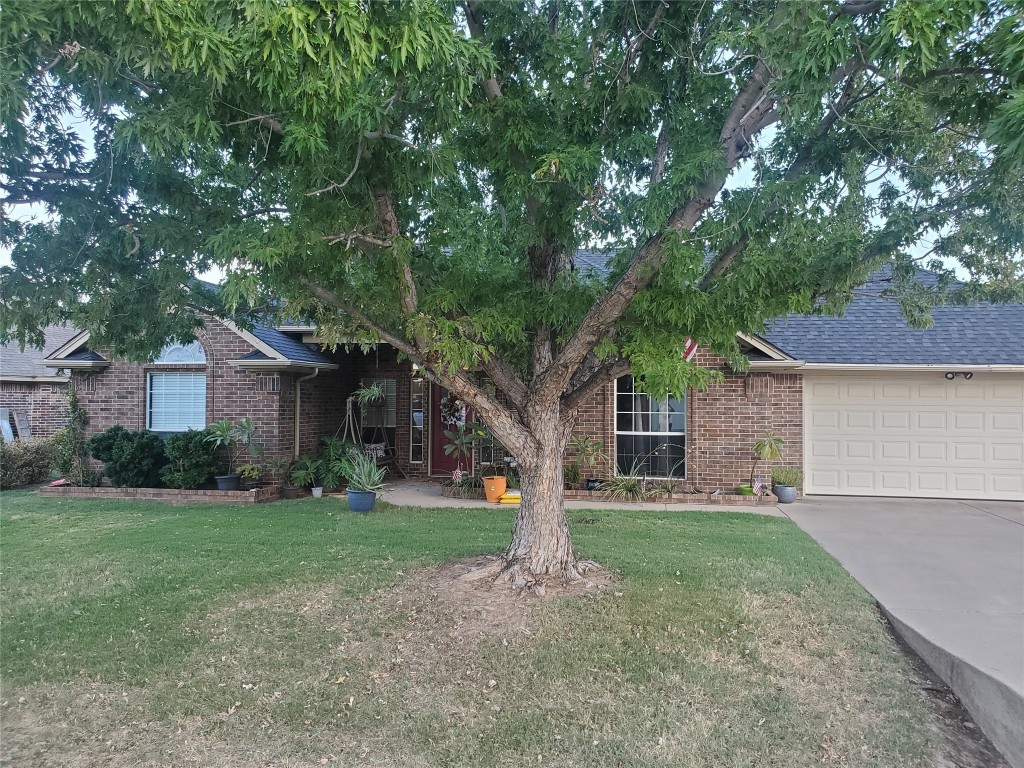 4020 Country Meadows Circle Granbury TX 76049