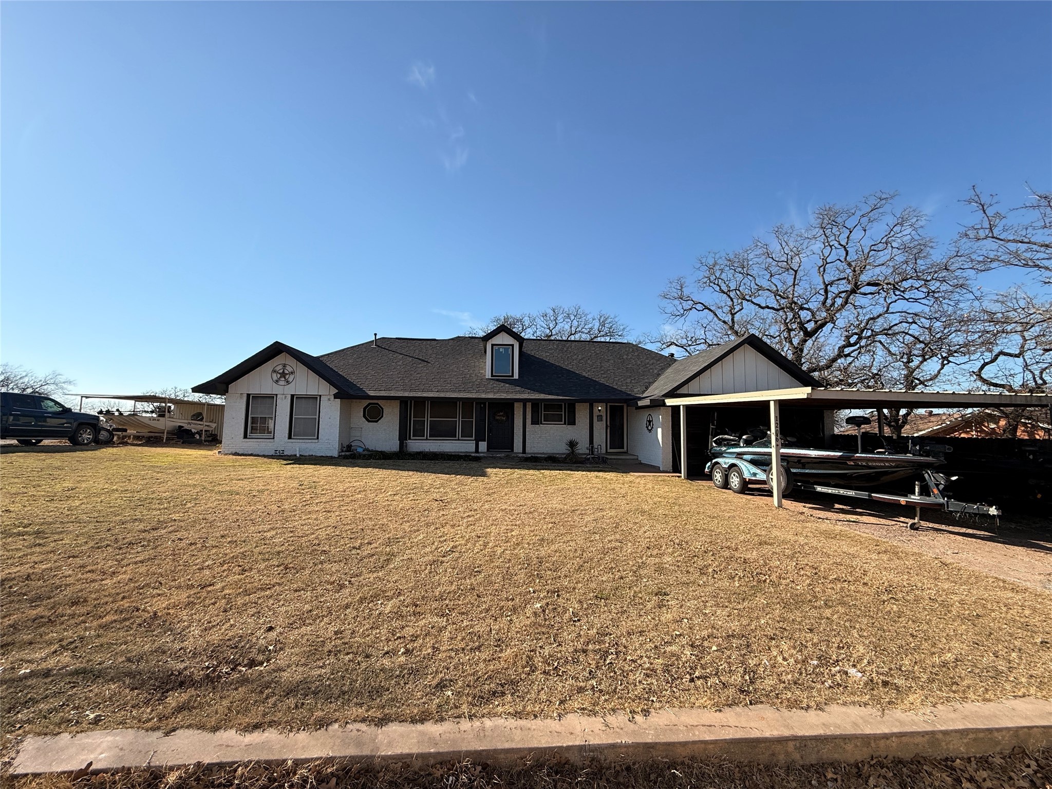 1206 Highway 81 N Bowie TX 76230