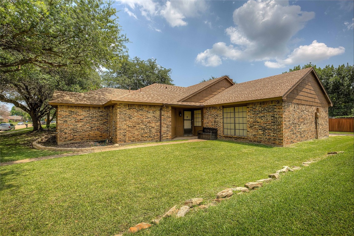 144 Kingsbridge Drive Garland TX 75040