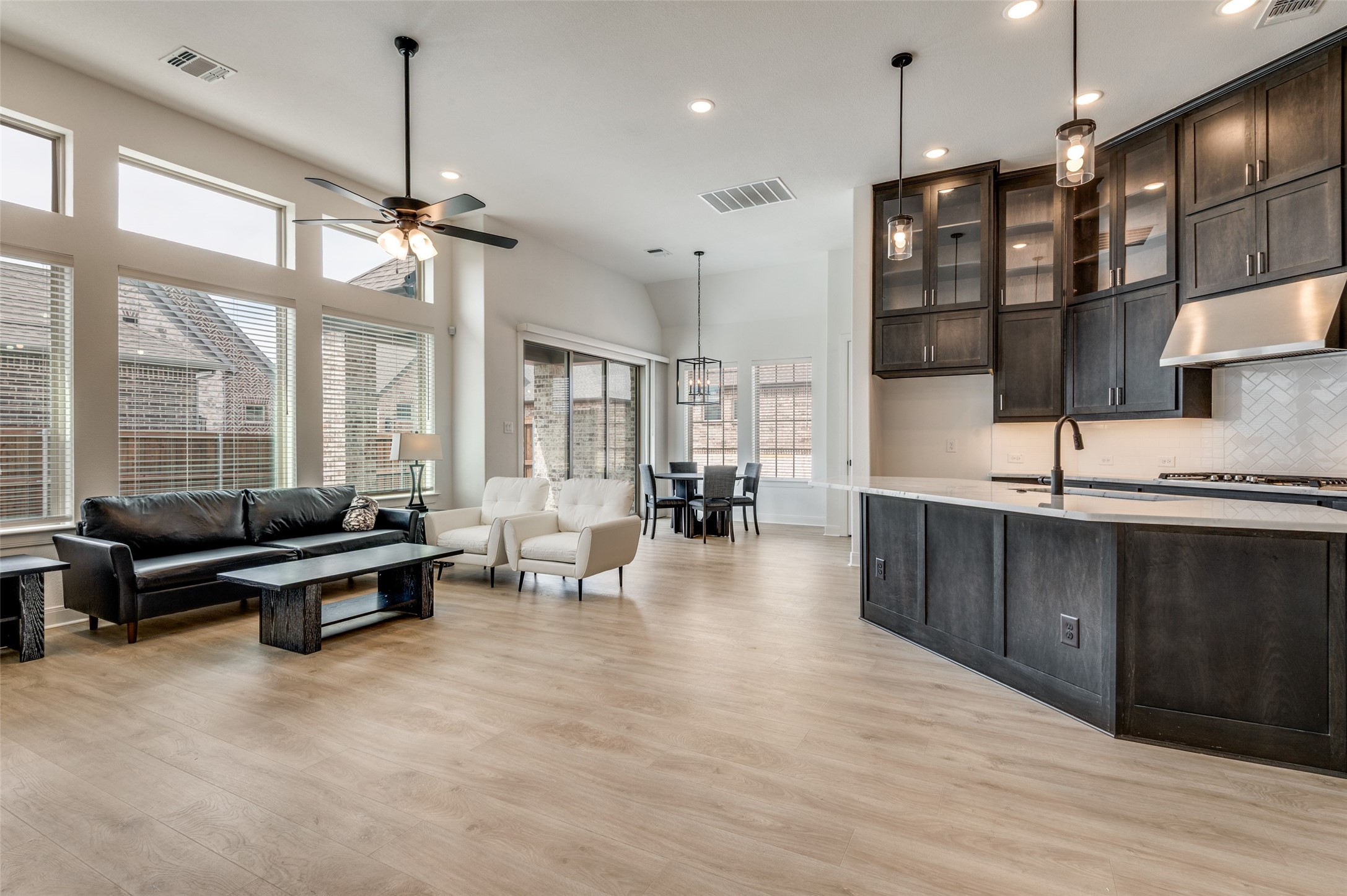 4800 Prairie Crest Lane Arlington TX 76005