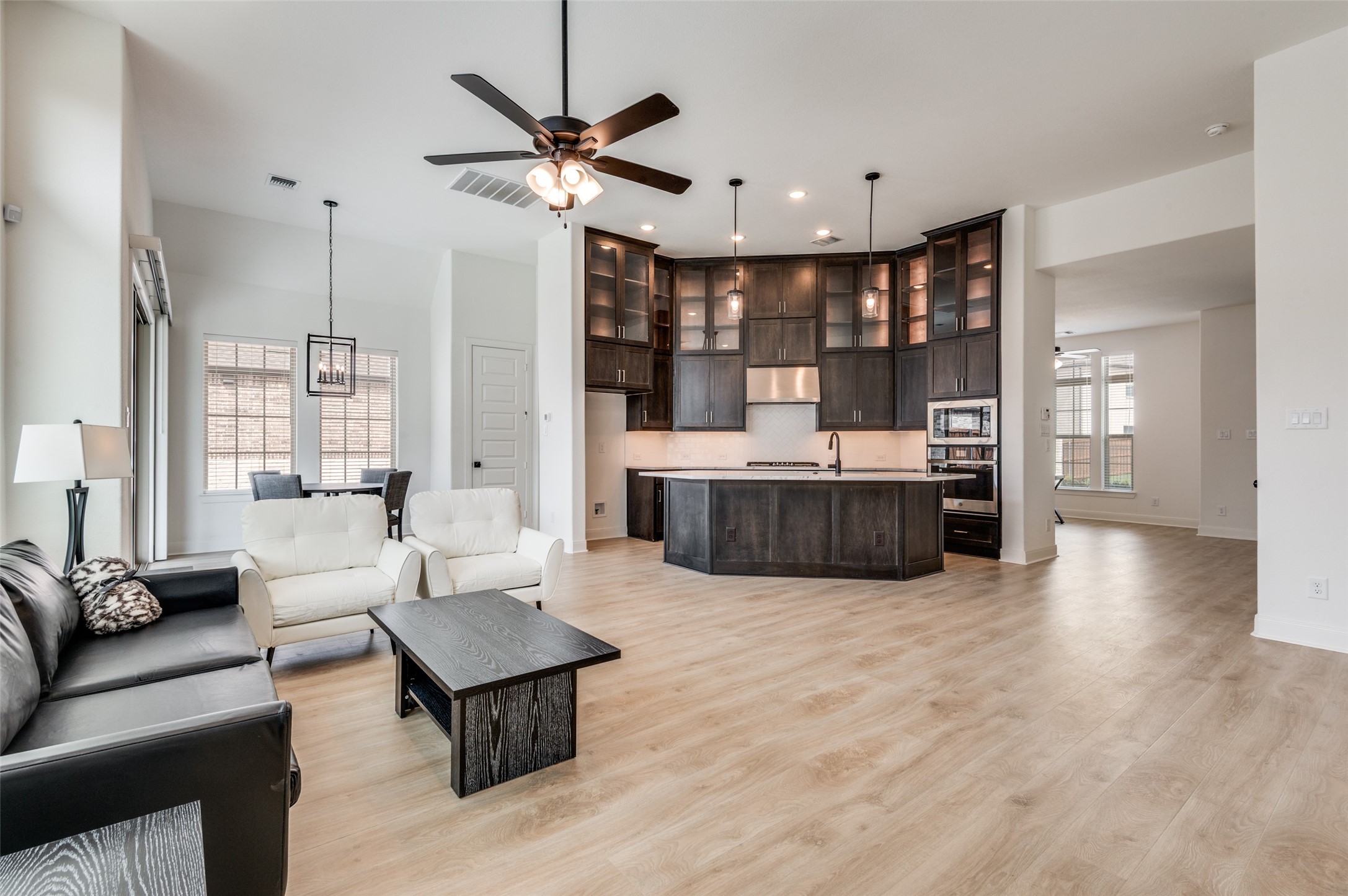 4800 Prairie Crest Lane Arlington TX 76005