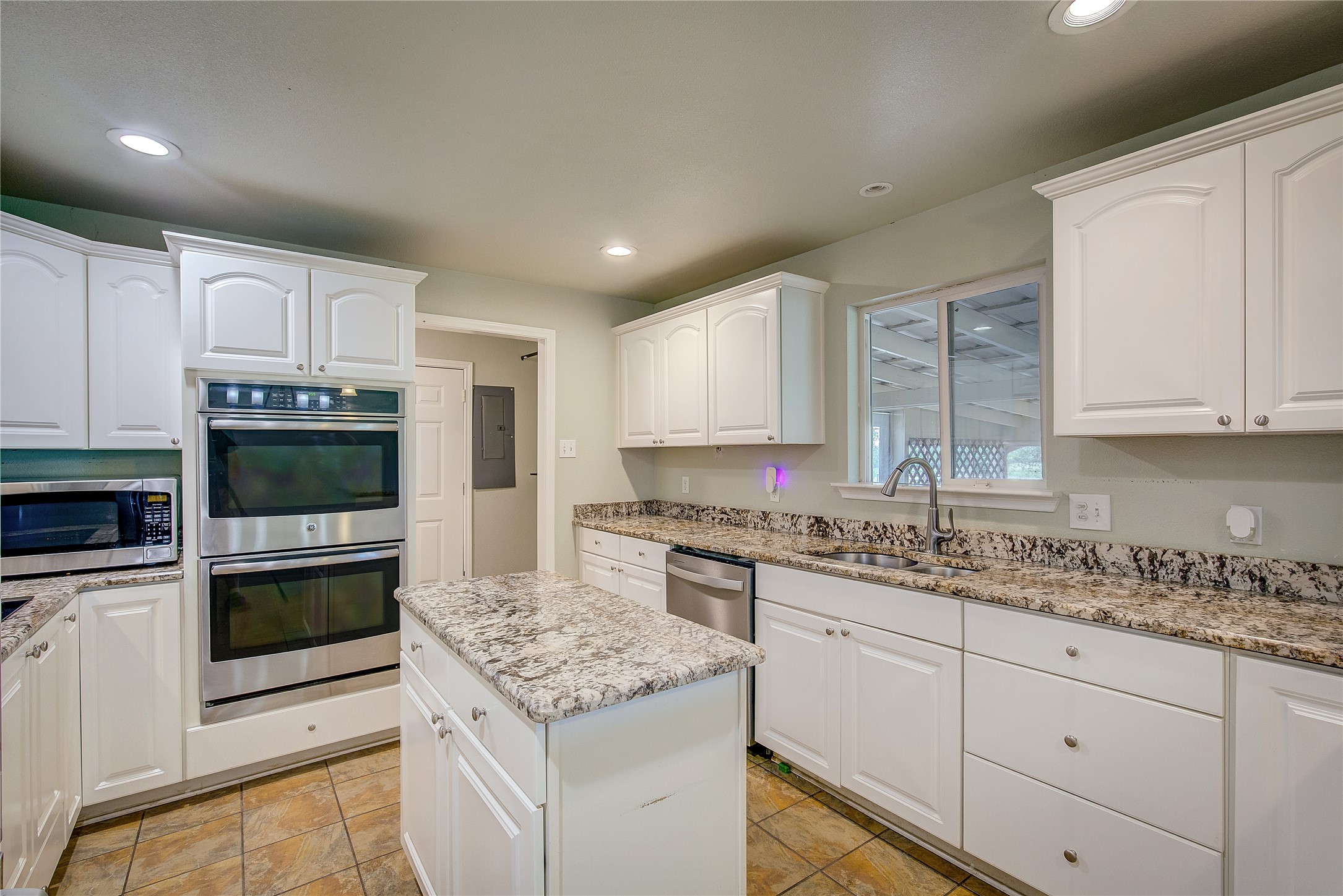 2721 Fm 2649 Lone Oak TX 75453