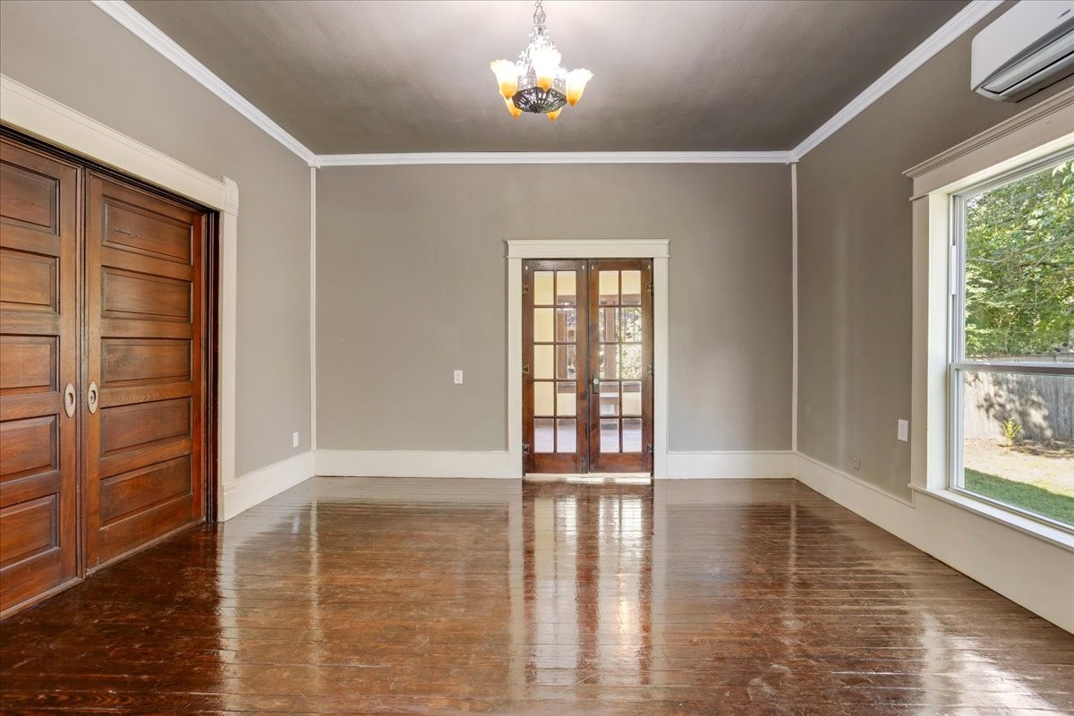 701 E Main Street Whitesboro TX 76273