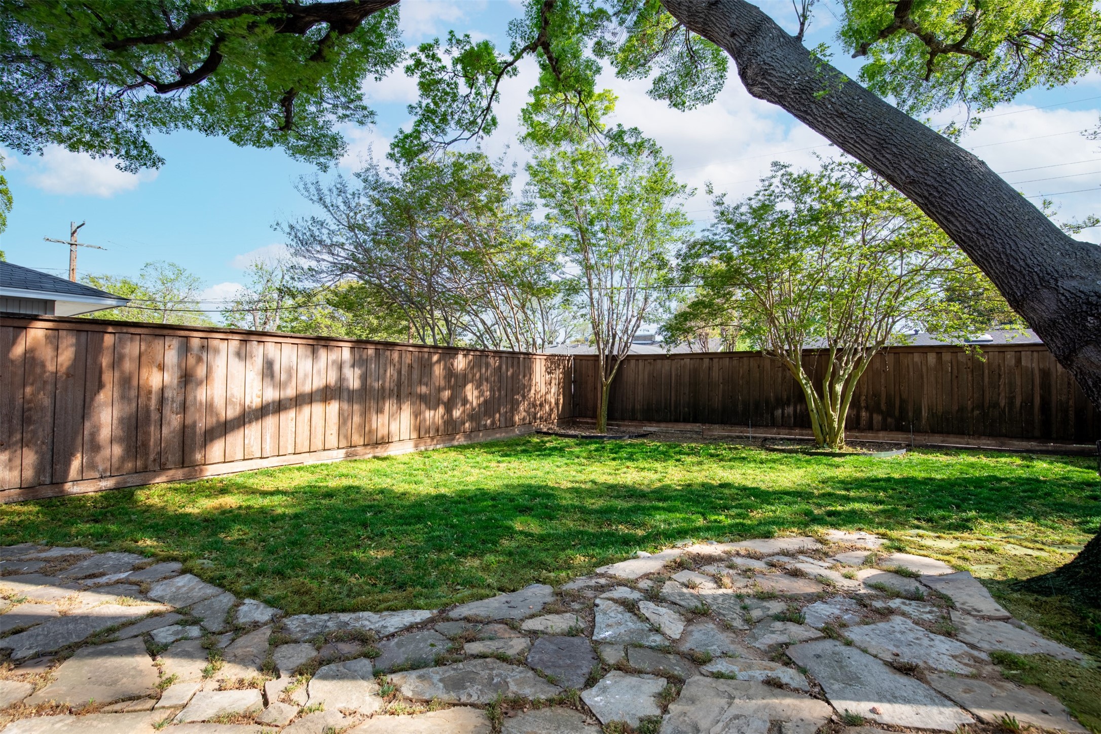 3368 Merrell Road Dallas TX 75229