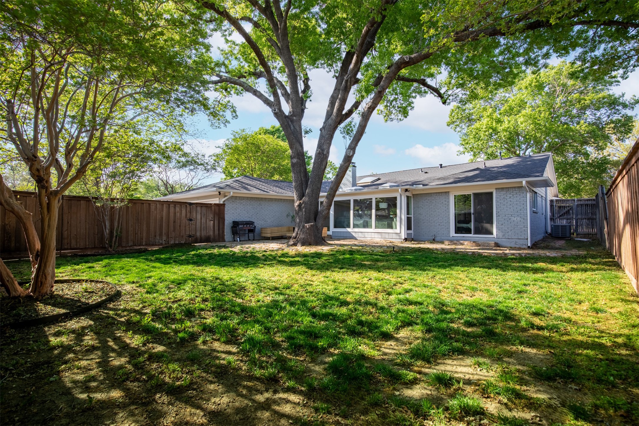 3368 Merrell Road Dallas TX 75229