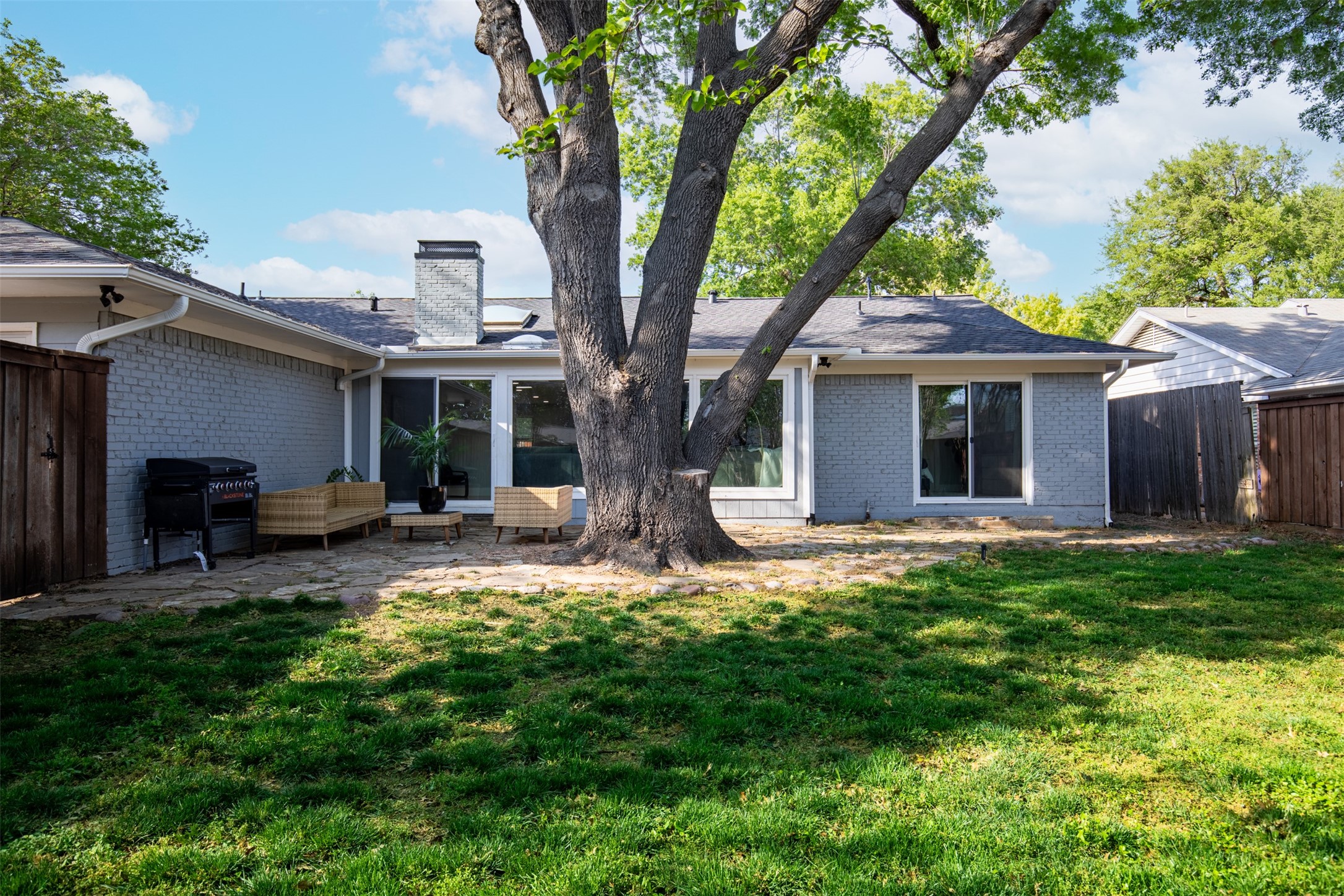 3368 Merrell Road Dallas TX 75229