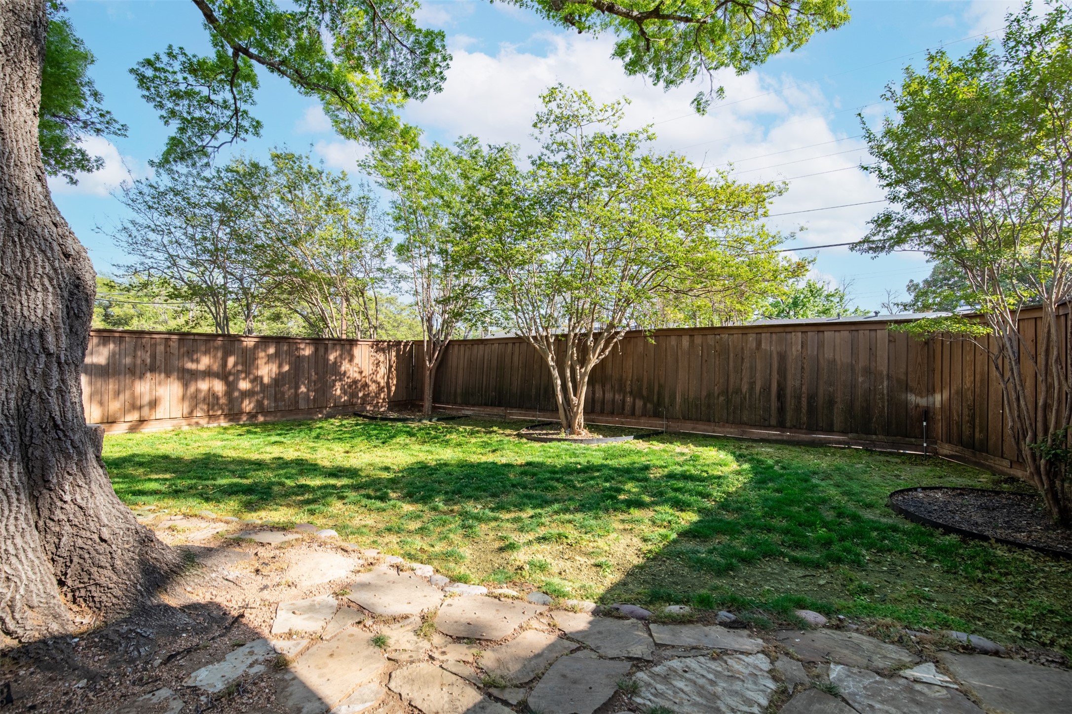 3368 Merrell Road Dallas TX 75229