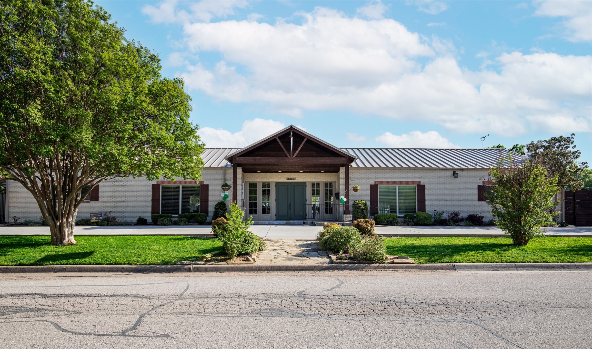 3368 Merrell Road Dallas TX 75229