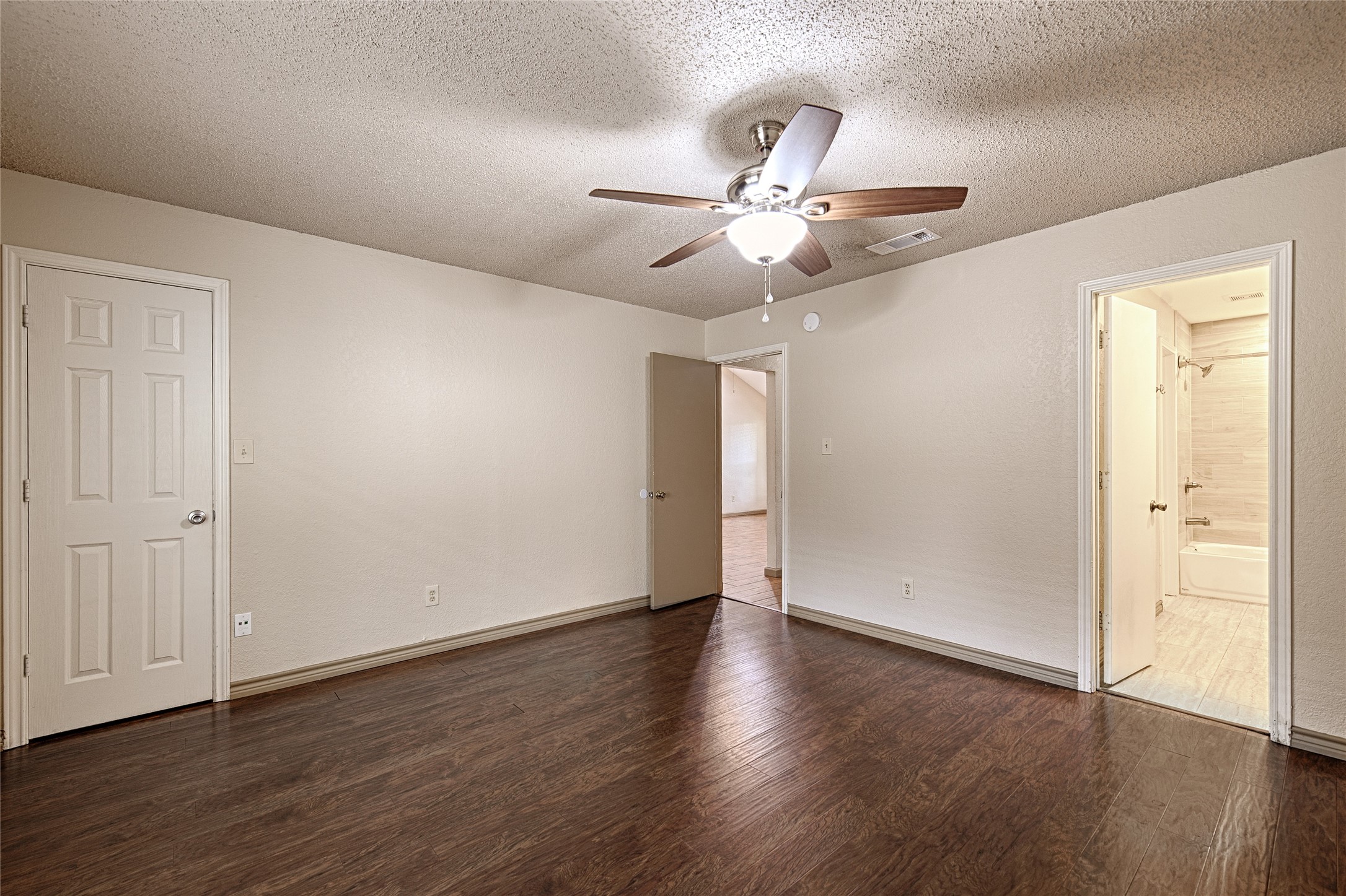 3000 Timothy Lane Euless TX 76039