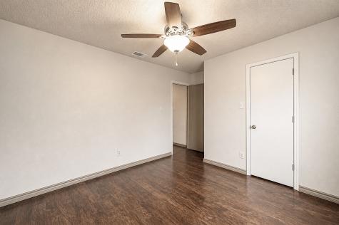 3000 Timothy Lane Euless TX 76039