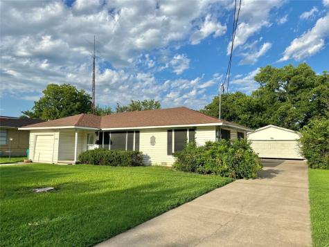 1310 N Howeth Street Gainesville TX 76240