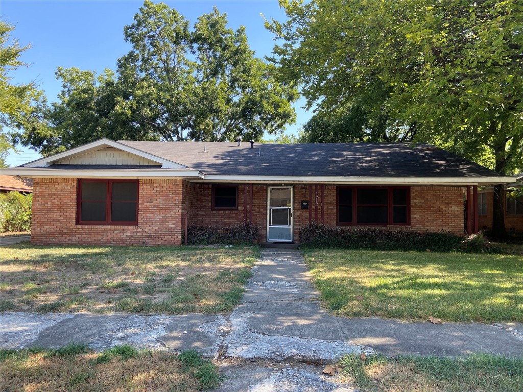 1712 Merrywood Way Gainesville TX 76240