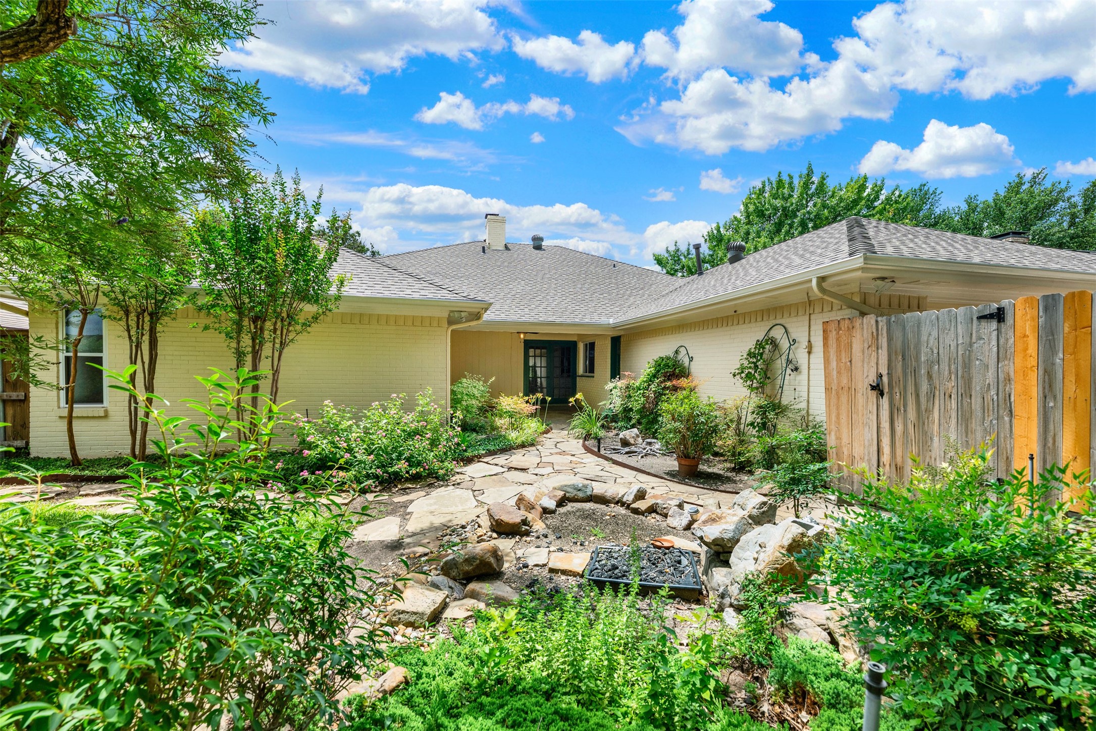 3205 Cross Timbers Lane Garland TX 75044