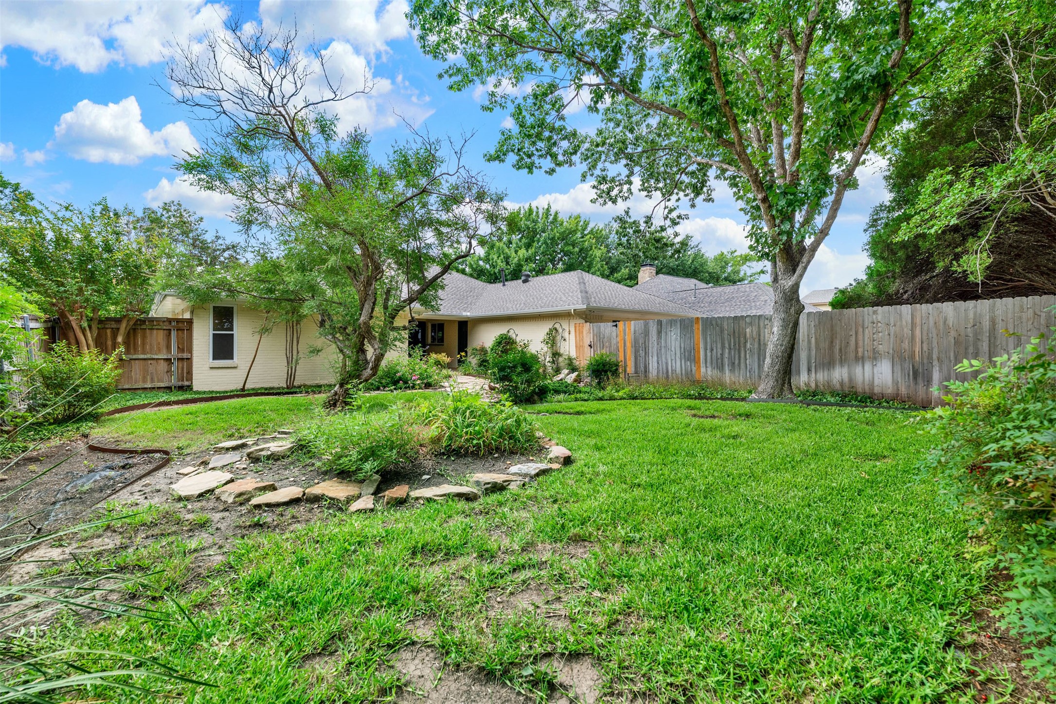 3205 Cross Timbers Lane Garland TX 75044