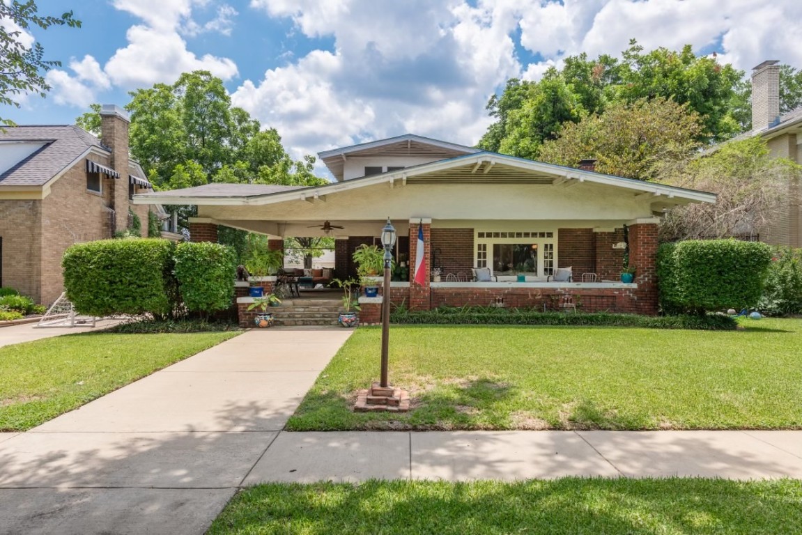 12 Chase Court Fort Worth TX 76110
