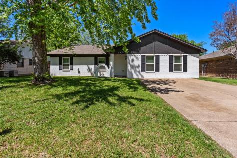 624 Pleasant Manor Avenue Burleson TX 76028