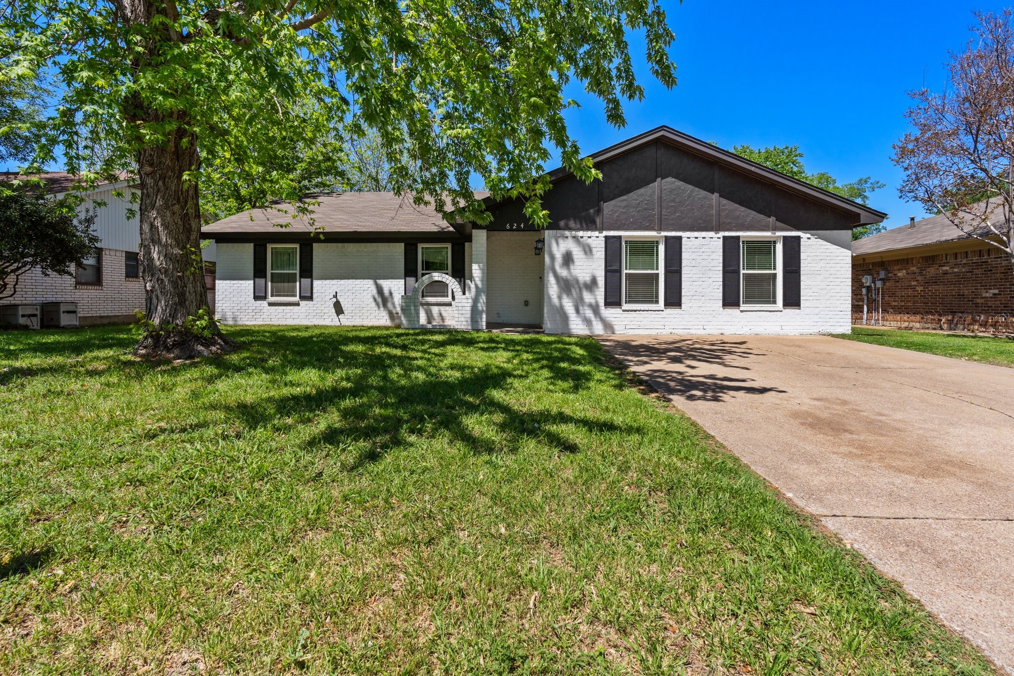 624 Pleasant Manor Avenue Burleson TX 76028