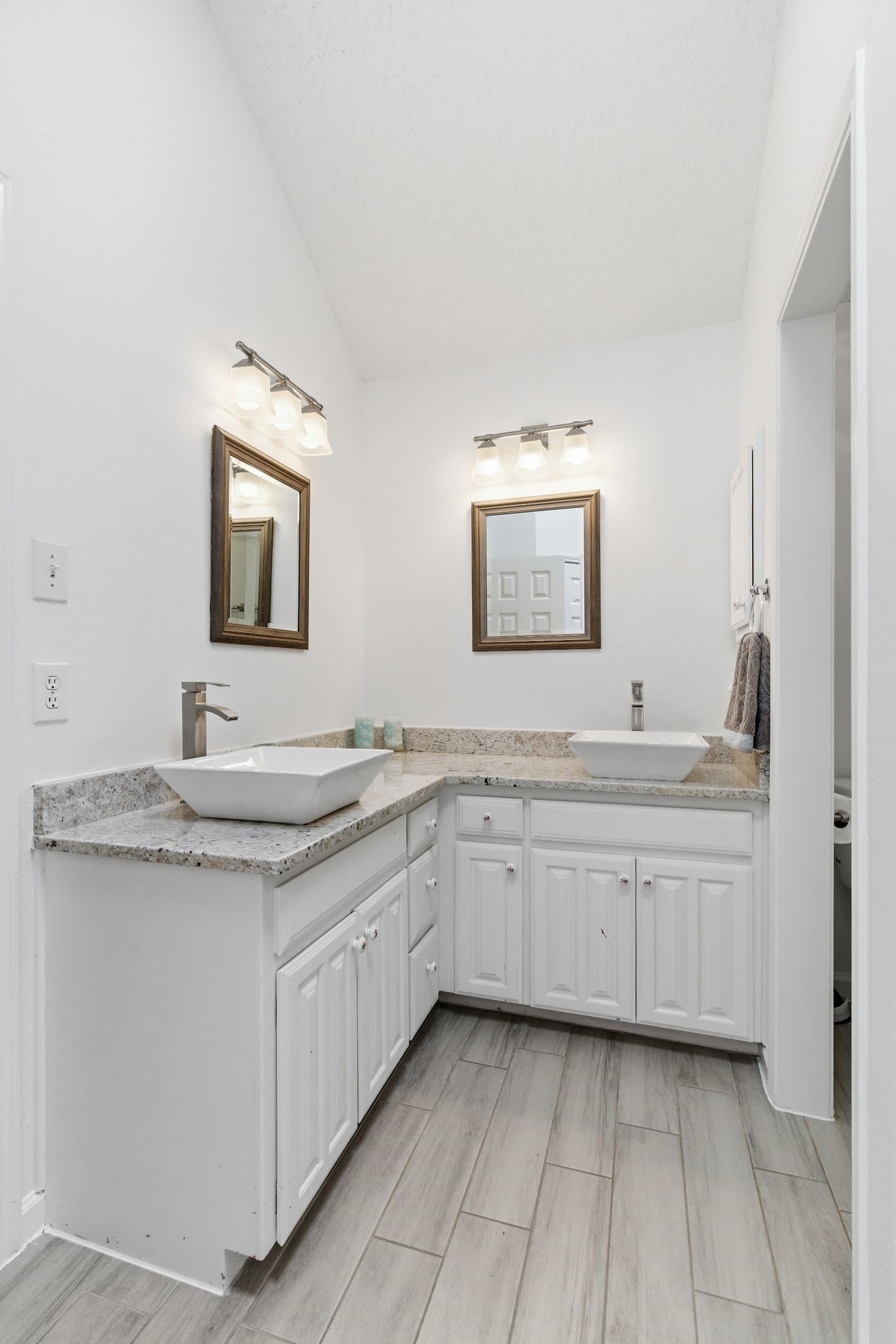 6825 Wooddale Drive Watauga TX 76148