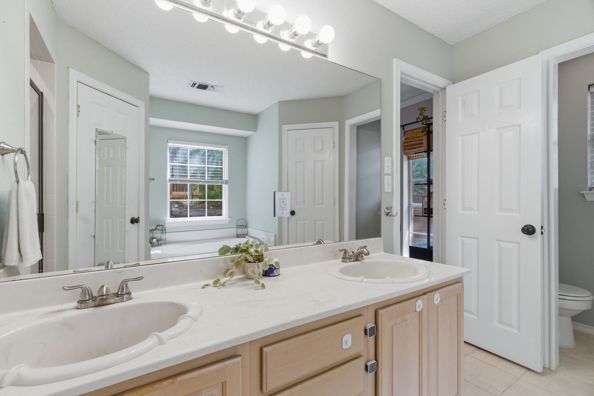 1451 Shadow Run Weatherford TX 76086