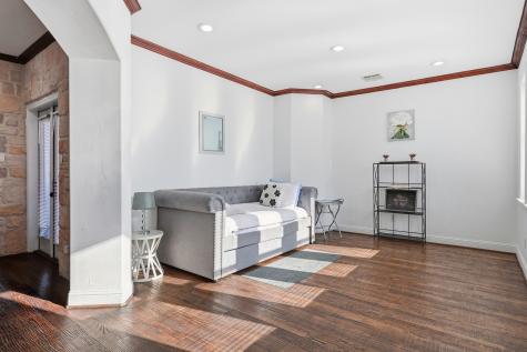 5102 Mission Avenue Dallas TX 75206