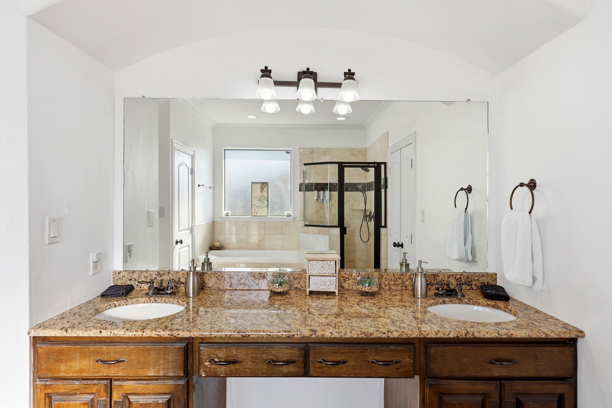 5102 Mission Avenue Dallas TX 75206