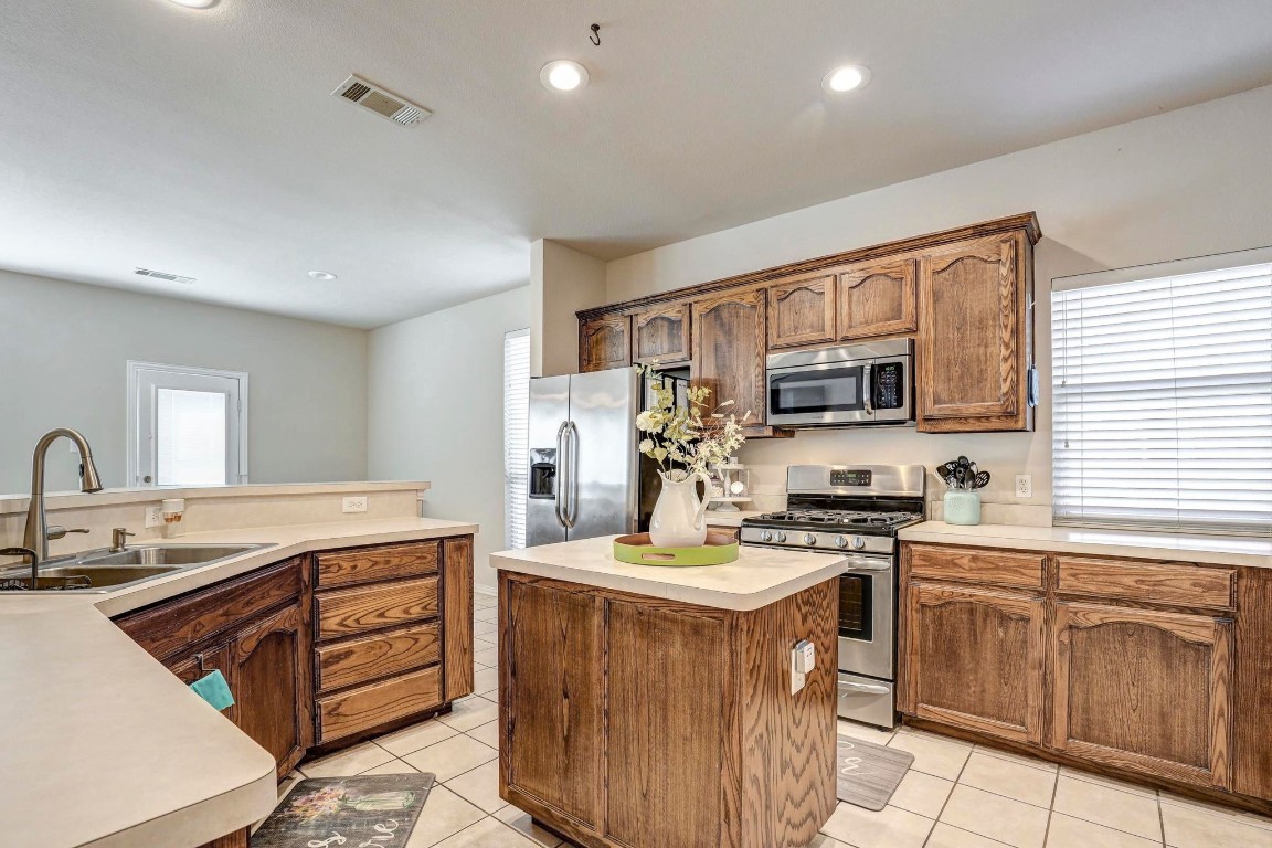 2749 Lynx Lane Fort Worth TX 76244
