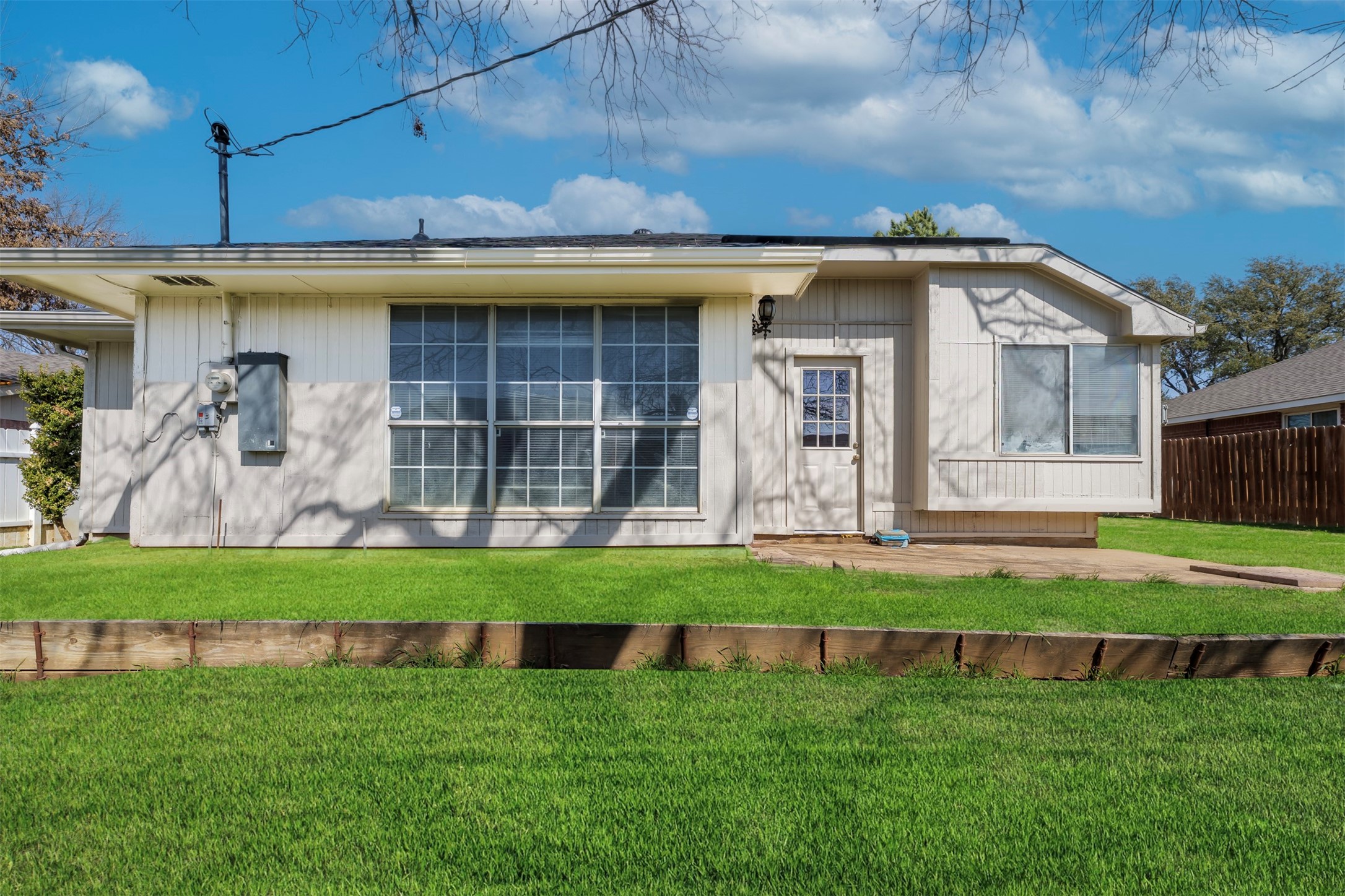 709 Raywood Drive Grand Prairie TX 75052