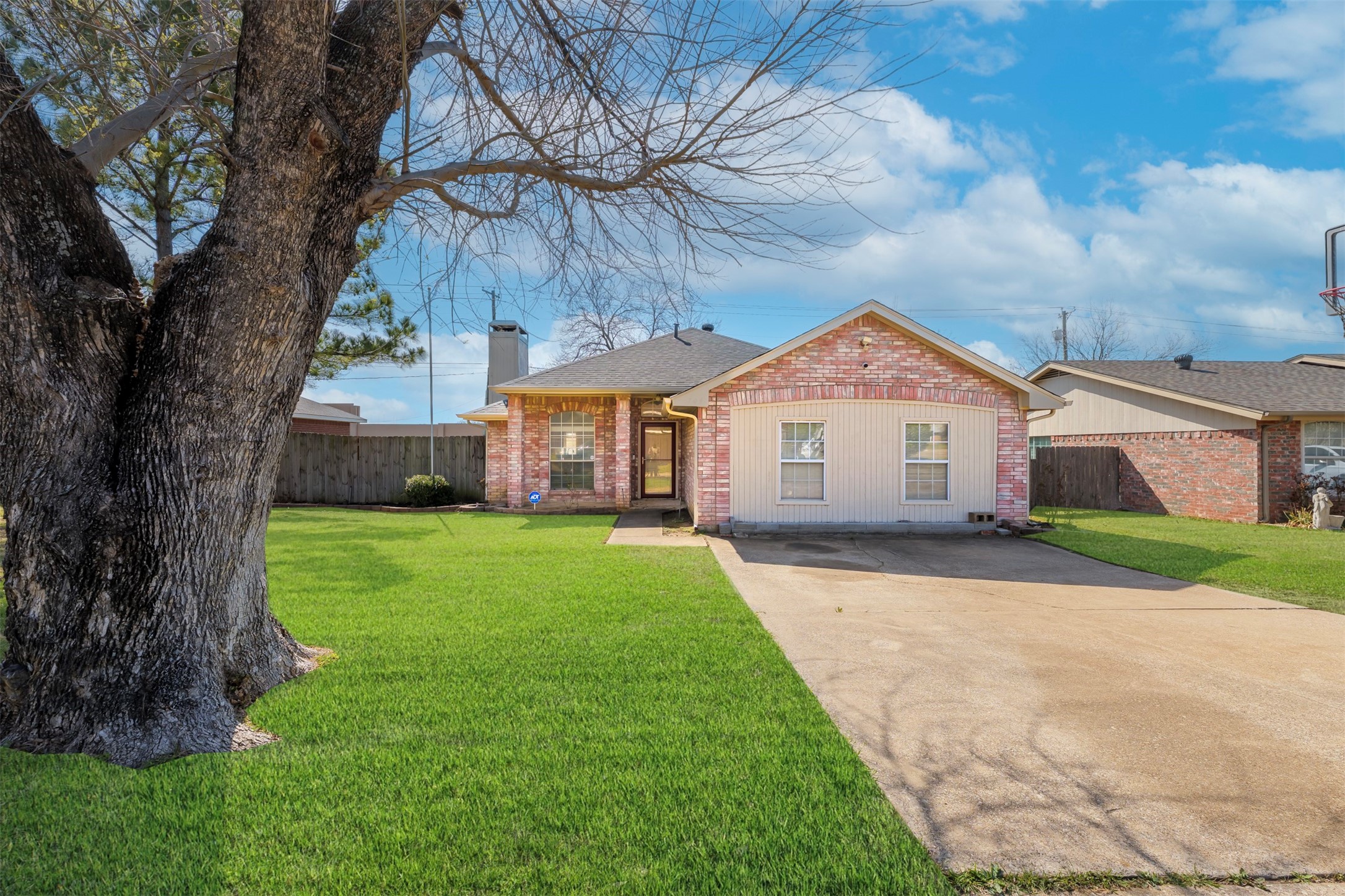 709 Raywood Drive Grand Prairie TX 75052
