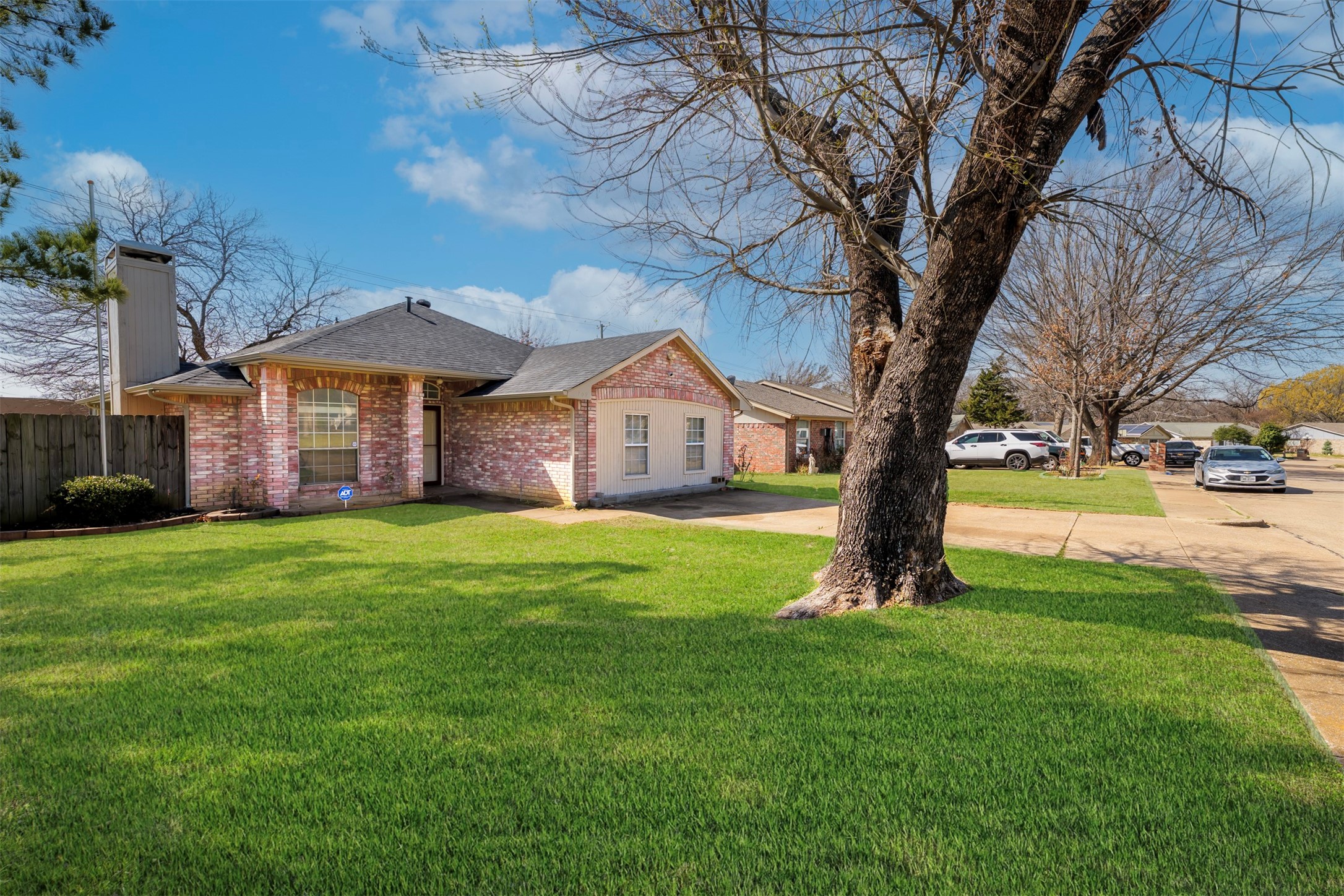 709 Raywood Drive Grand Prairie TX 75052