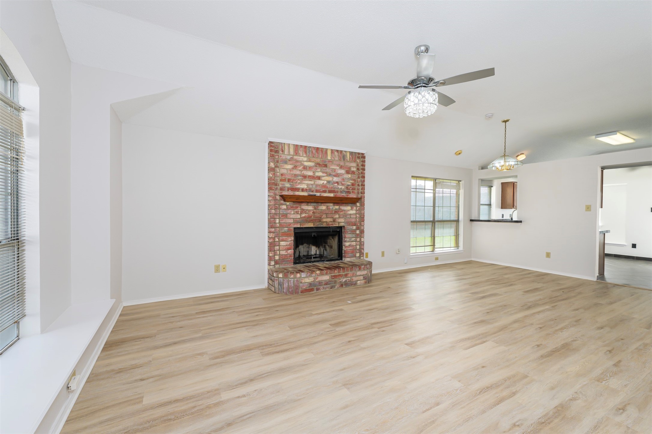 709 Raywood Drive Grand Prairie TX 75052