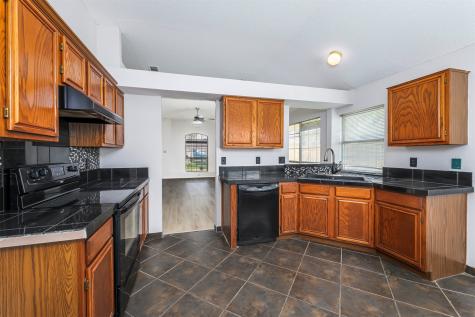 709 Raywood Drive Grand Prairie TX 75052