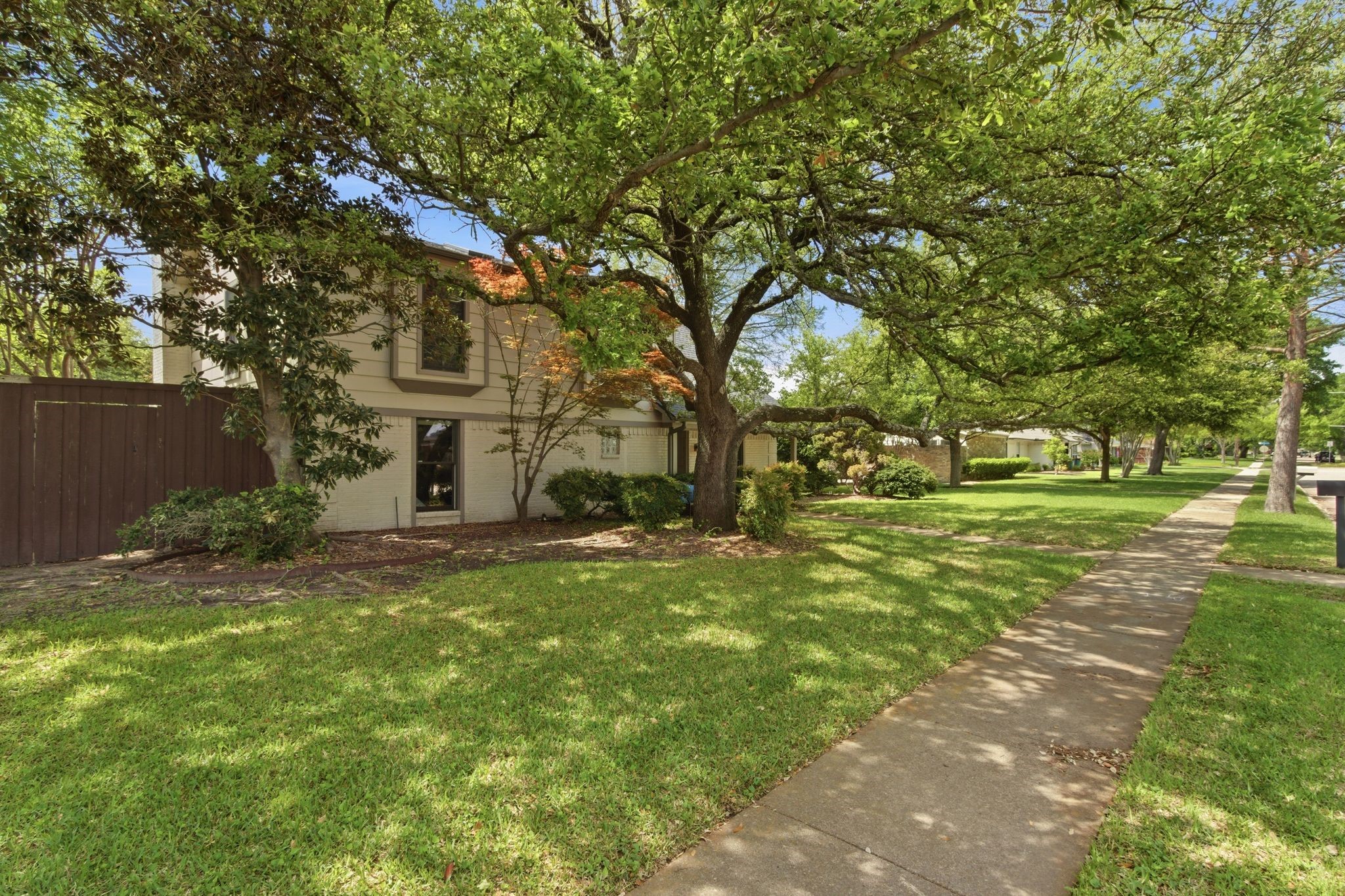 237 Woodcrest Drive Richardson TX 75080