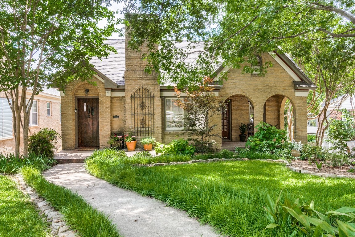 6826 Vivian Avenue Dallas TX 75223