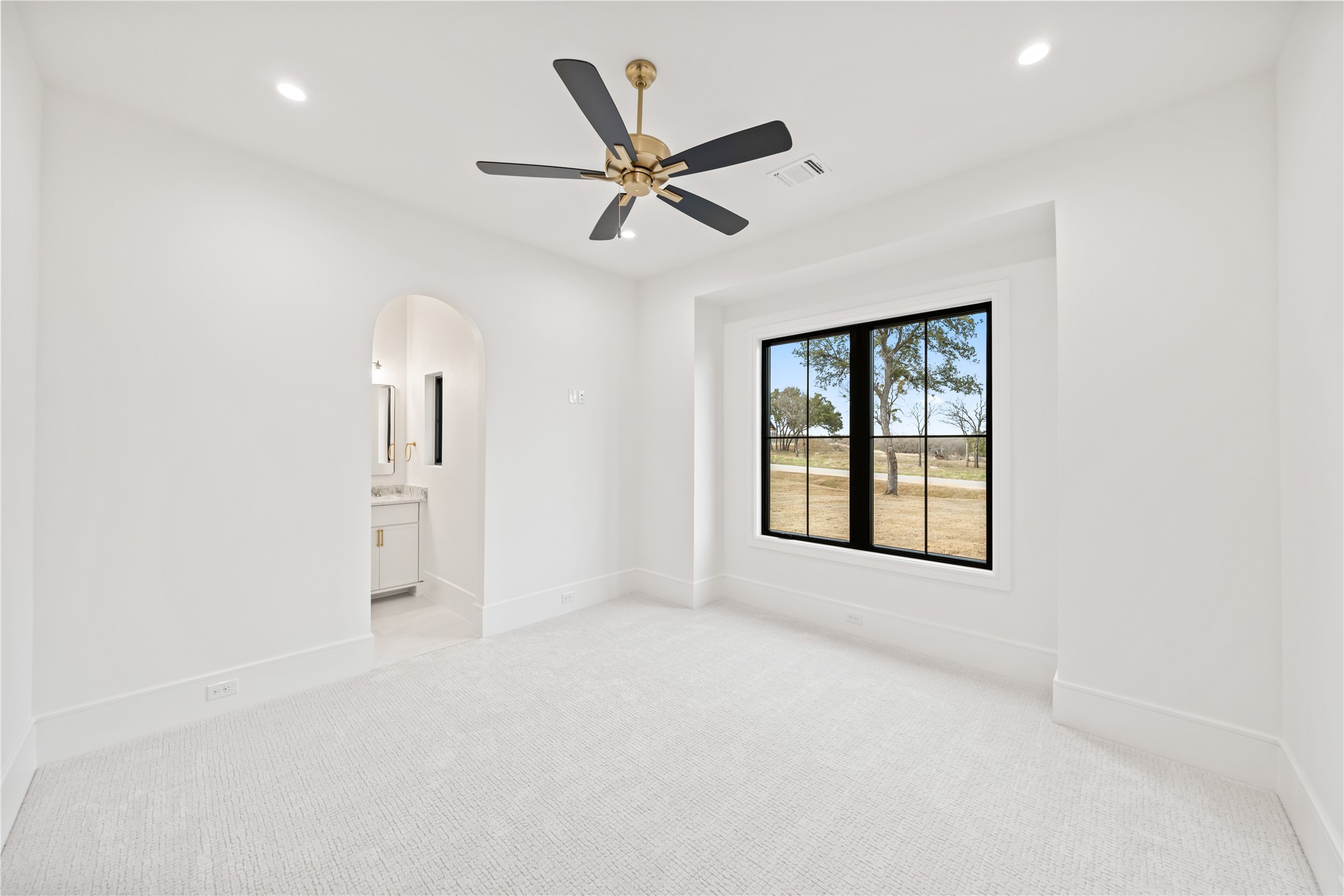 204 Dan Russell Bend Weatherford TX 76087