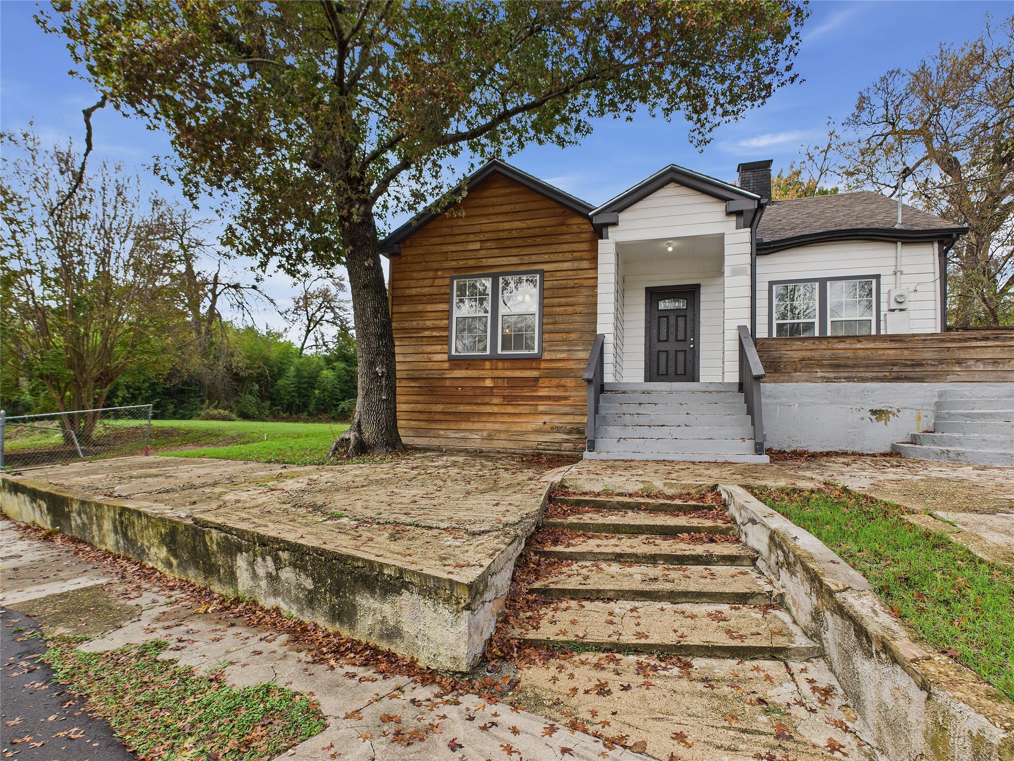 823 Havendon Circle Dallas TX 75203