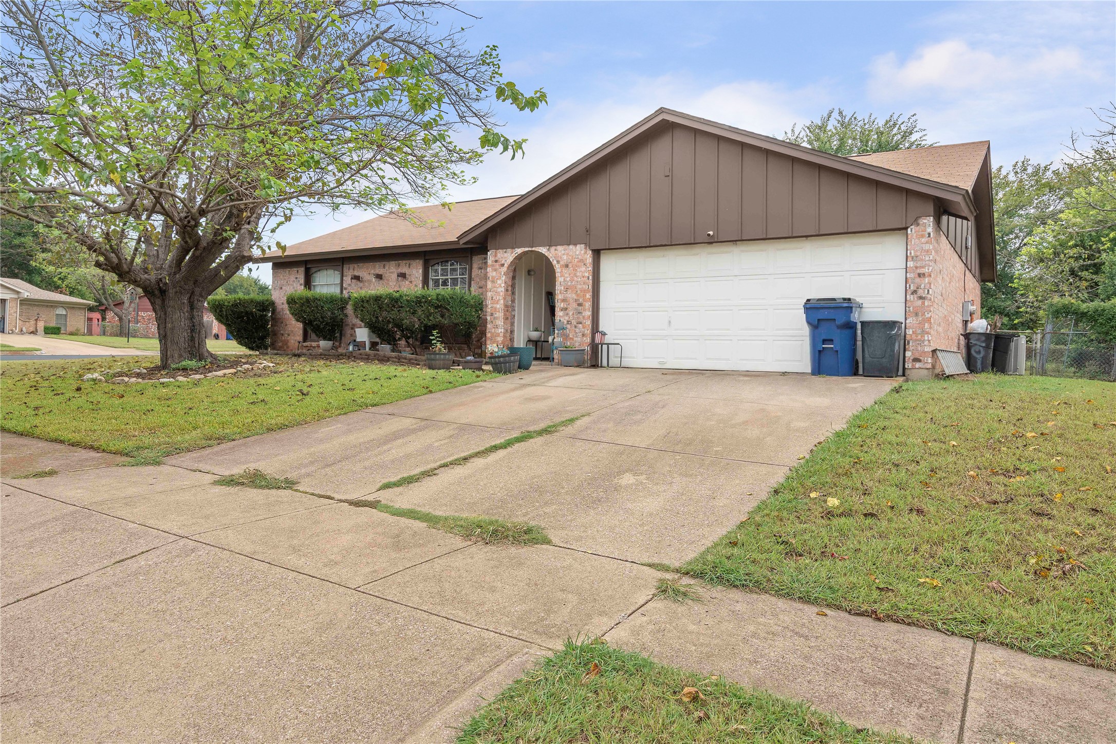 201 Quail Creek Drive Crowley TX 76036