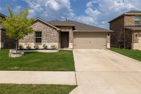 3909 Dickinson Avenue Aubrey TX 76227