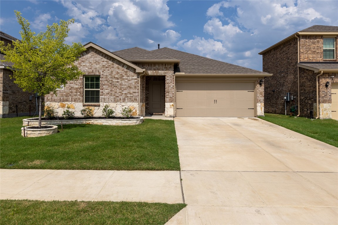 3909 Dickinson Avenue Aubrey TX 76227