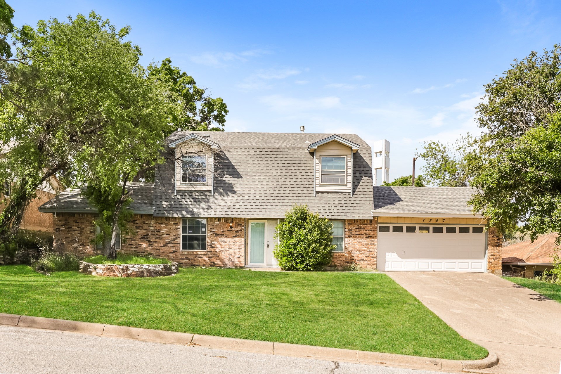 7367 Greenacres Drive Fort Worth TX 76112