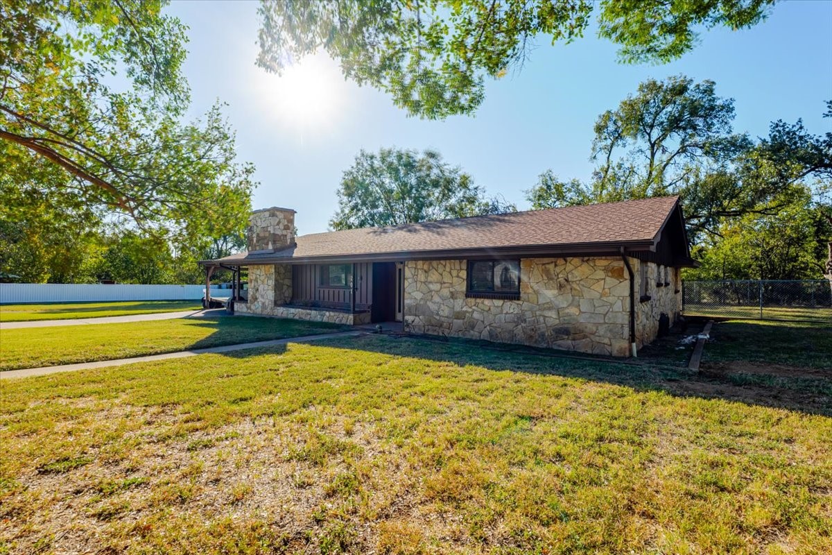 201 NW 31st Street Mineral Wells TX 76067
