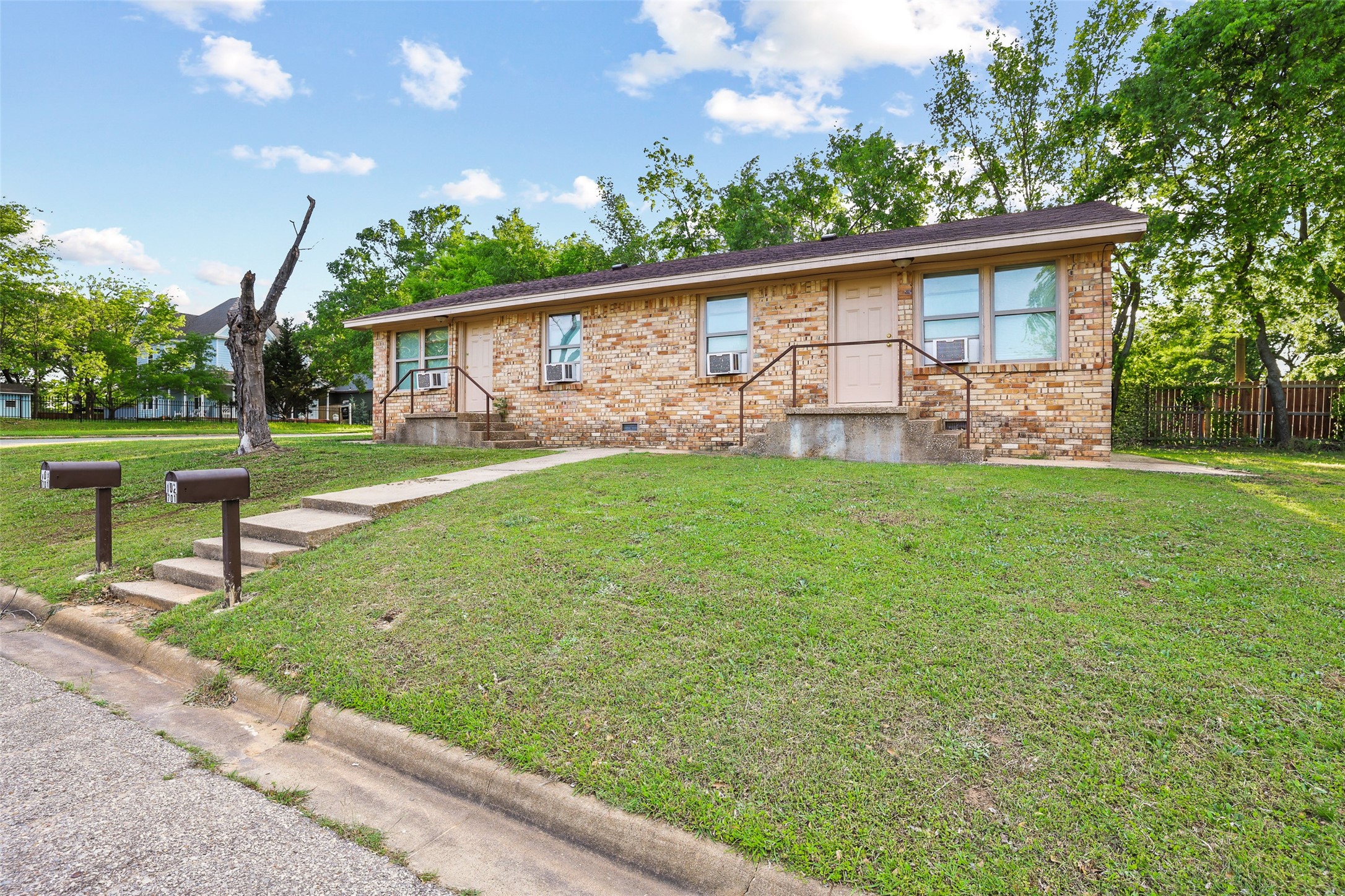 701 W Hull Street Denison TX 75020