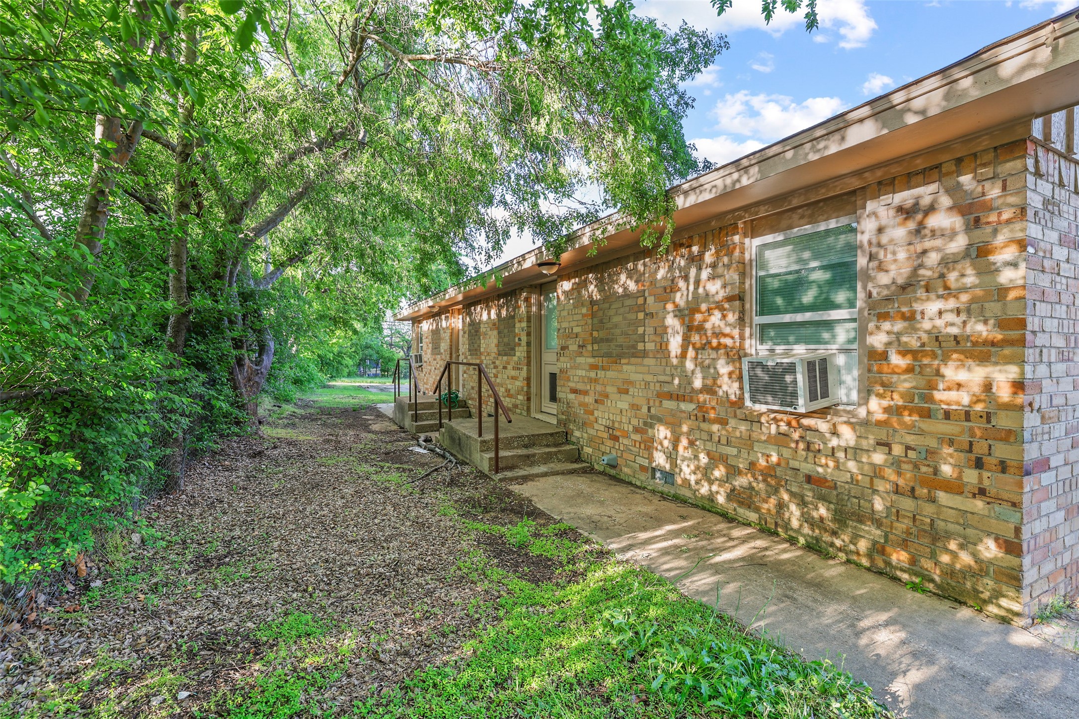 701 W Hull Street Denison TX 75020