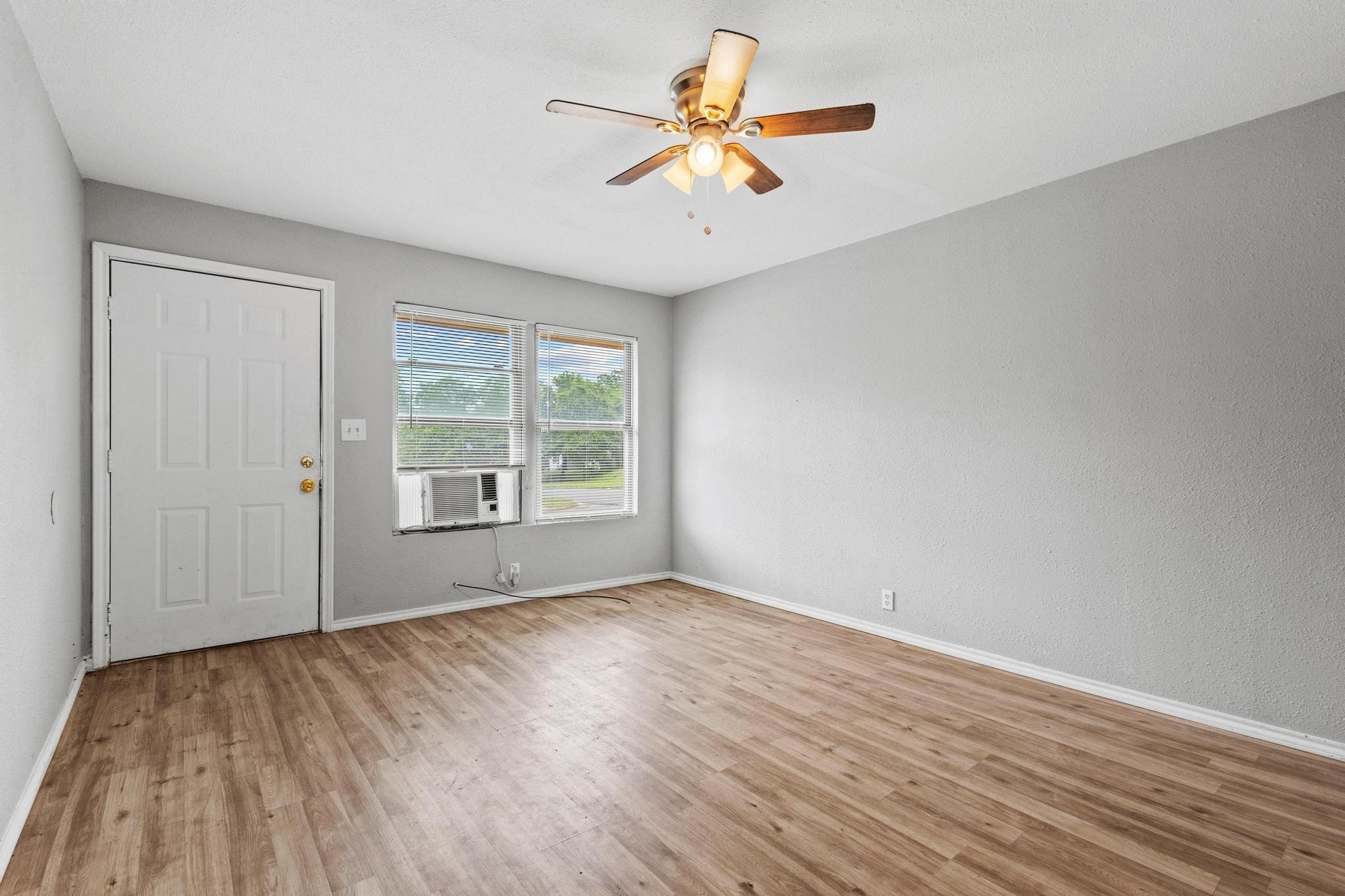 701 W Hull Street Denison TX 75020
